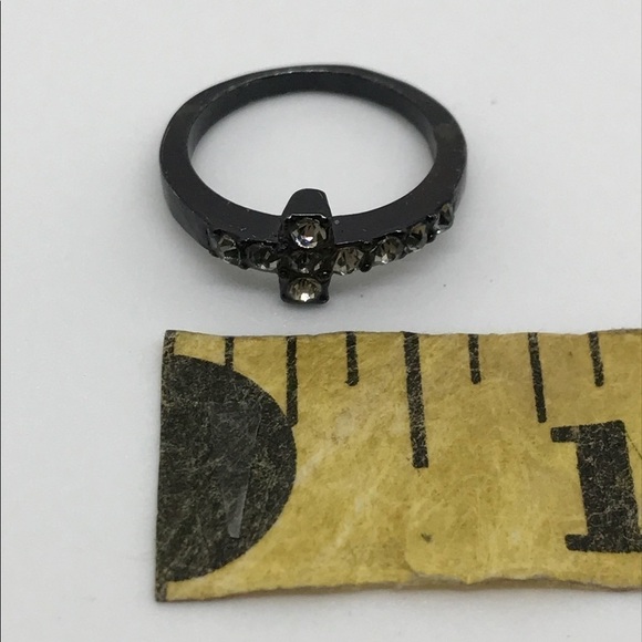 CROSS RING ✨✨✨ - Picture 3 of 3